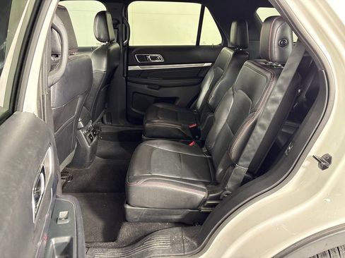 Used 2019 Ford Explorer Sport w/ Equipment Group 401A AWD/4WD image 31