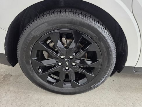 Used 2022 Kia Carnival SX Prestige FWD image 18