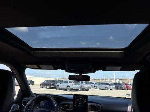 Used 2022 Ford Explorer Platinum w/ Equipment Group 601A image 23