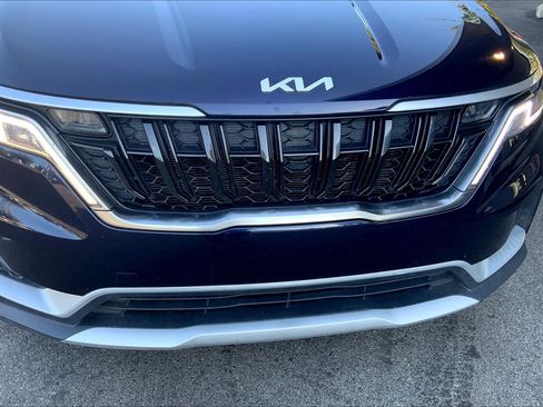 Used 2024 Kia Carnival LX image 32