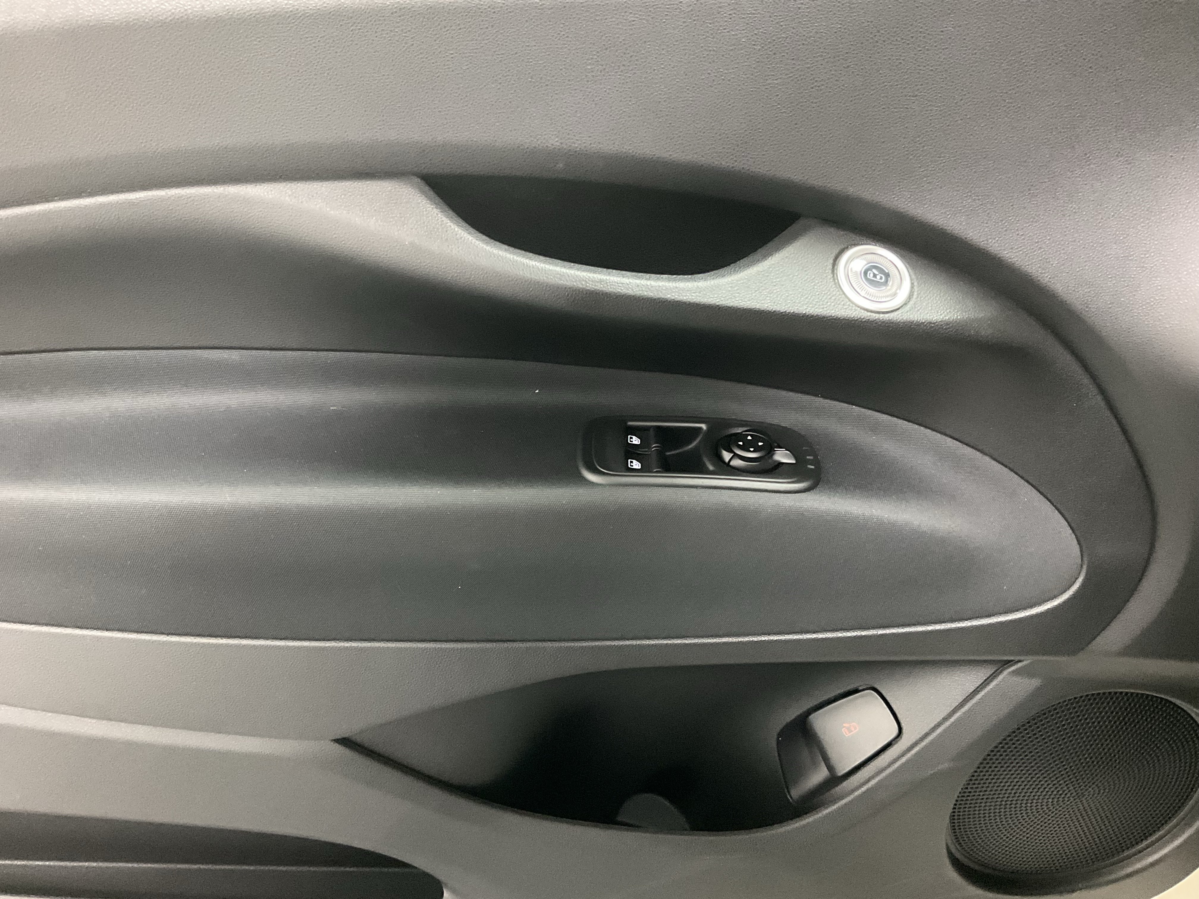 New 2026 FIAT 500 e w/ Comfort Group FWD image 14