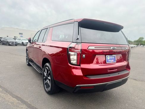 Used 2022 Chevrolet Suburban RST w/ Luxury Package AWD/4WD image 7