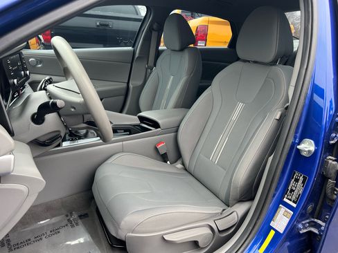 Used 2023 Hyundai Elantra SEL image 45