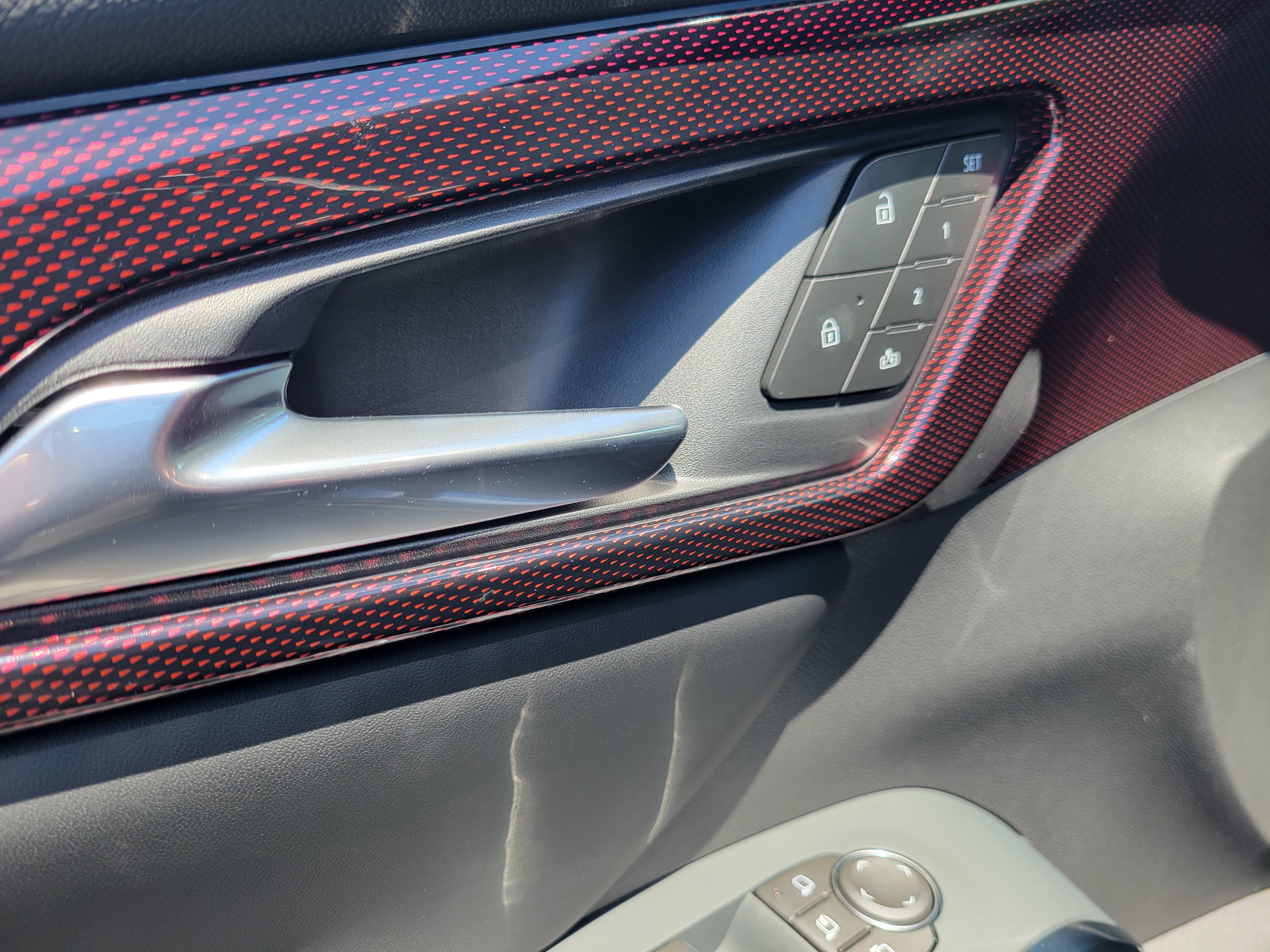 New 2027 Chevrolet Traverse RS w/ LPO, Floor Liner Package FWD image 32