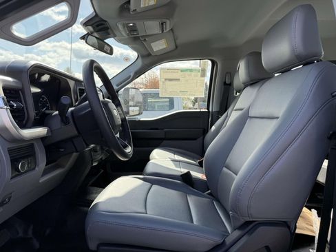 New 2025 Ford F550 4x4 Crew Cab Super Duty image 9