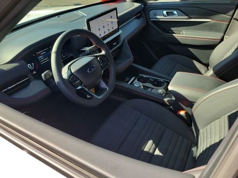 Used 2025 Ford Explorer ST-Line w/ Premium Package image 3