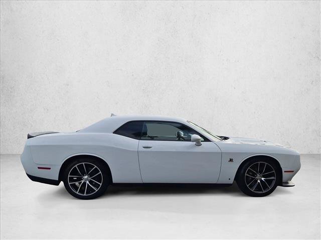 Used 2016 Dodge Challenger R/T Scat Pack w/ Technology Group RWD image 4