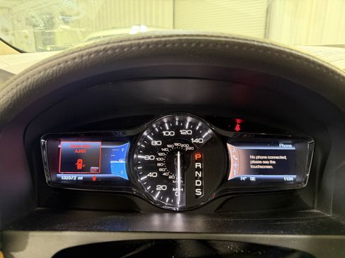 Used 2013 Lincoln MKX Base image 17