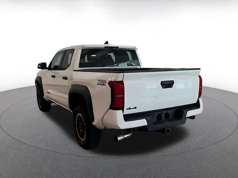 Used 2025 Toyota Tacoma TRD Off-Road AWD/4WD image 10
