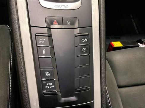 Used 2022 Porsche 718 Cayman GT4 image 32