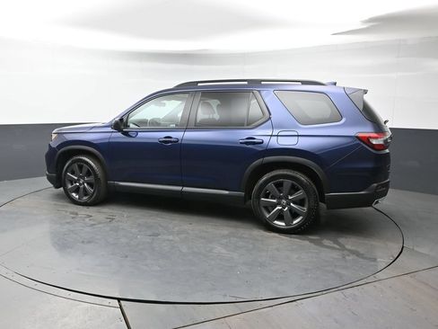Used 2023 Honda Pilot Sport image 4