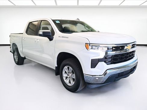 Used 2025 Chevrolet Silverado 1500 LT image 3