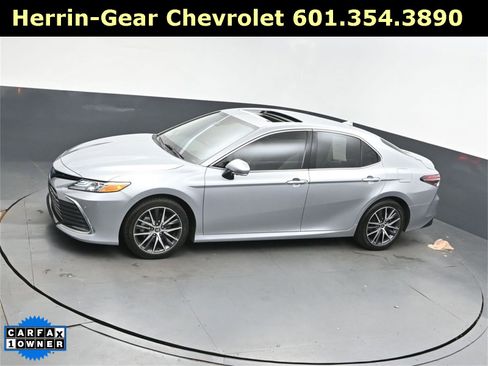 Used 2022 Toyota Camry XLE image 31