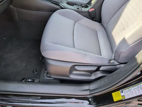 Used 2026 Toyota Corolla SE w/ SE Package image 15