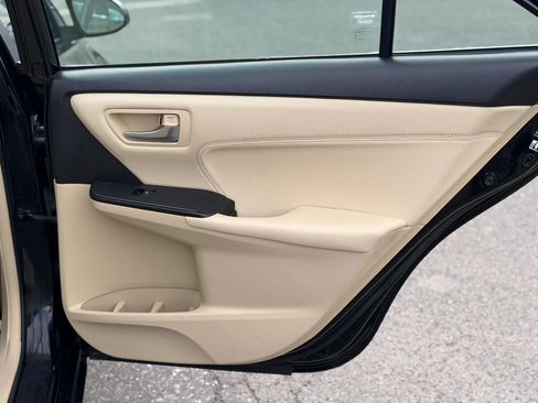 Used 2017 Toyota Camry XLE image 25