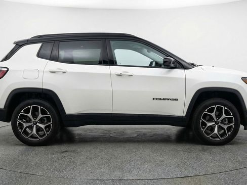 Used 2025 Jeep Compass Limited AWD/4WD image 11