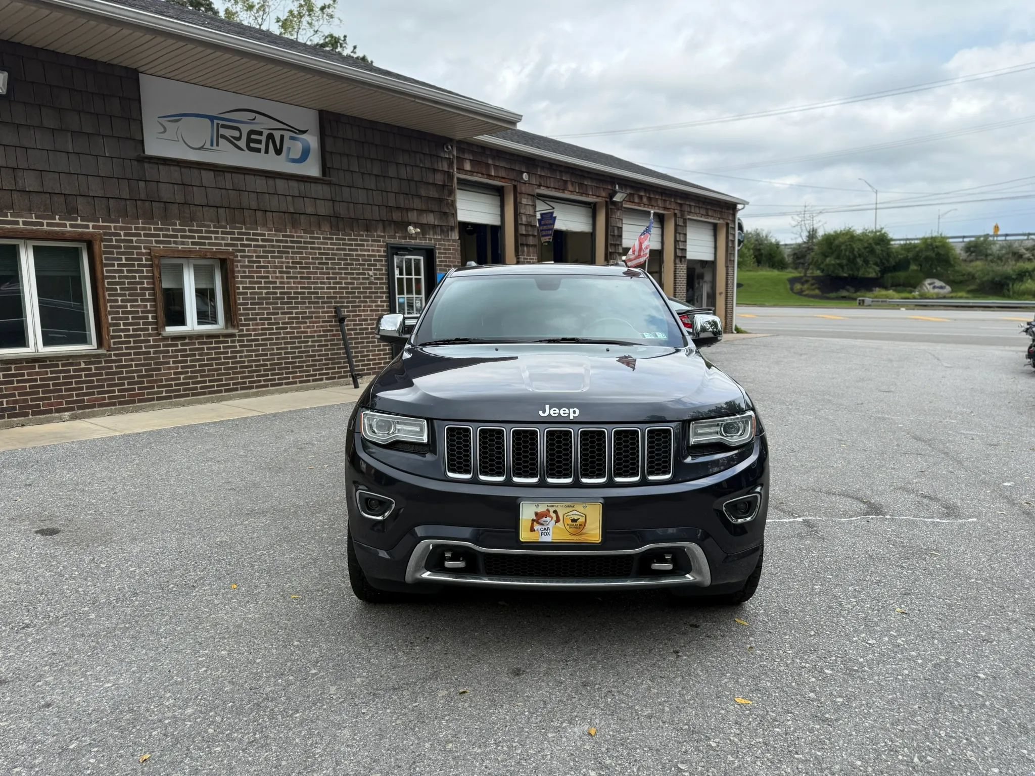 Used 2014 Jeep Grand Cherokee Overland AWD/4WD image 5