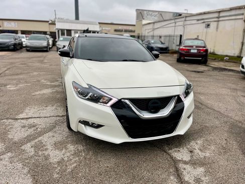 Used 2016 Nissan Maxima 3.5 SL w/ Interior Lighting Package image 2