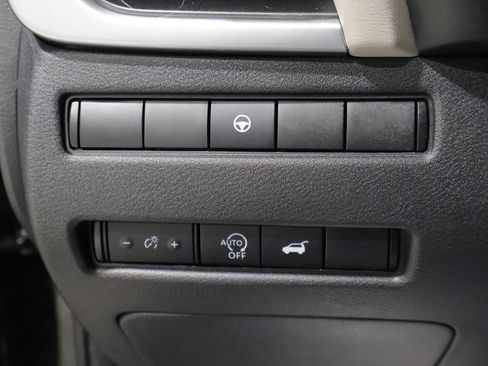 Used 2025 Nissan Rogue SV w/ SV Premium Package AWD/4WD image 34