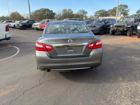 Used 2017 Nissan Altima 2.5 SV image 6