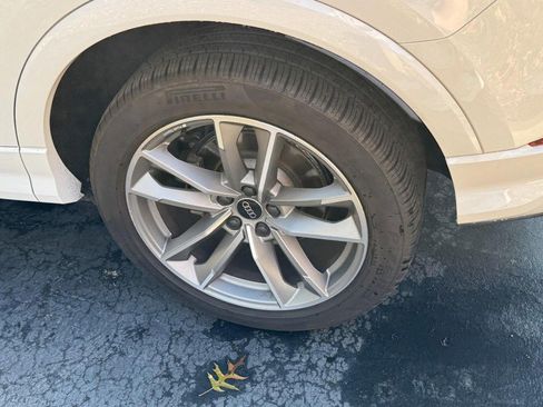 Used 2025 Audi Q3 2.0T Premium w/ Convenience Package image 5