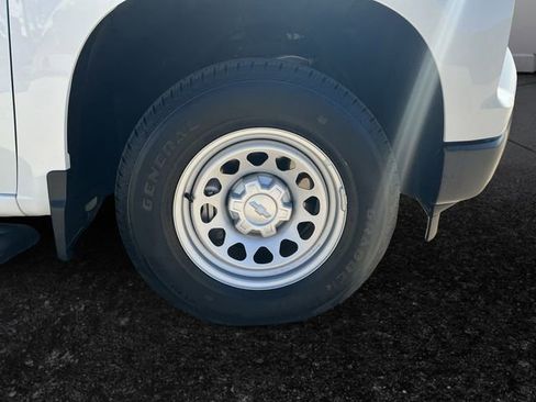 Used 2026 Chevrolet Silverado 1500 W/T image 16