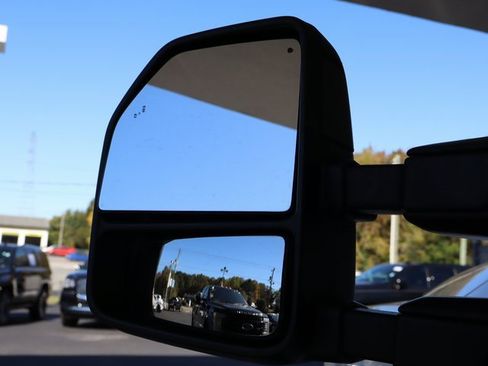 Used 2022 Ford F250 Lariat w/ Black Appearance Package image 13