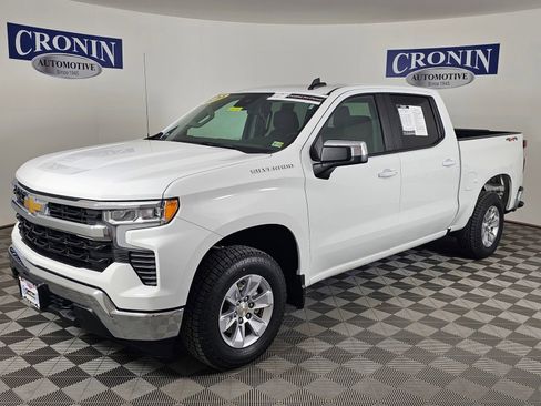 Used 2025 Chevrolet Silverado 1500 LT AWD/4WD image 32