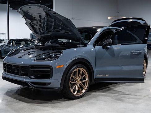 Used 2022 Porsche Cayenne Turbo GT AWD/4WD image 40