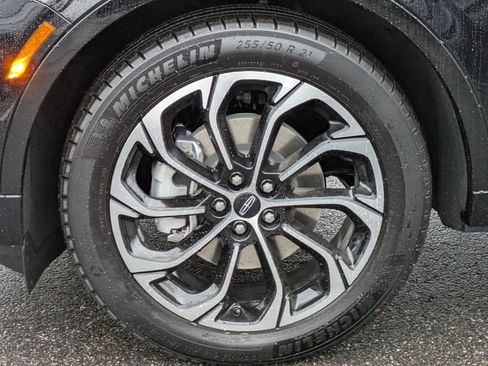 New 2026 Lincoln Nautilus Reserve image 9