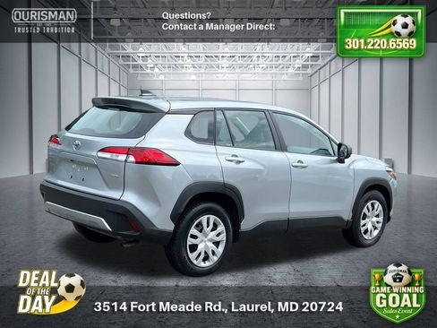 Used 2024 Toyota Corolla Cross L AWD/4WD image 3