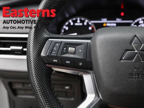 Used 2024 Mitsubishi Outlander SE AWD/4WD image 15