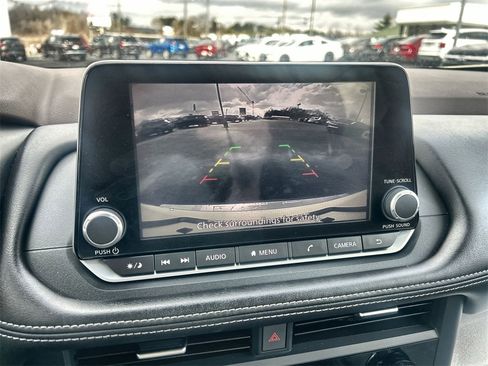 Used 2023 Nissan Rogue SV image 23