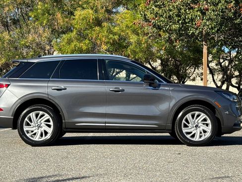 Certified 2022 Lincoln Corsair FWD image 3