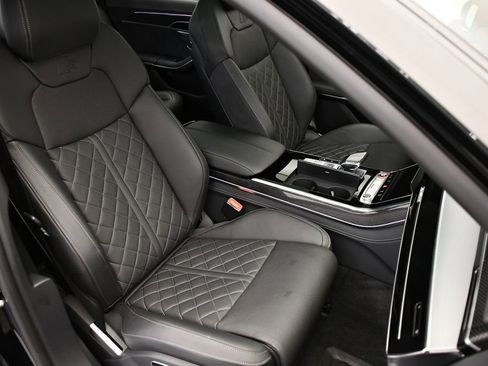 Used 2025 Audi S8 image 46