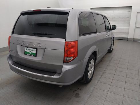 Used 2018 Dodge Grand Caravan SE w/ UConnect Hands-Free Group FWD image 9