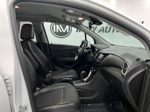 Used 2020 Chevrolet Trax LT w/ Driver Confidence Package image 31