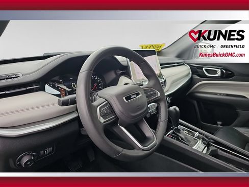 Used 2025 Jeep Compass Limited AWD/4WD image 14
