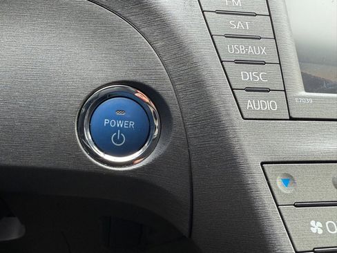 Used 2015 Toyota Prius Five w/ Advanced Technology Package image 23