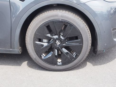 Used 2022 Tesla Model Y Long Range AWD/4WD image 10