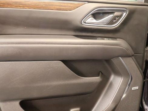 Used 2022 Chevrolet Suburban High Country w/ Premium Package image 24