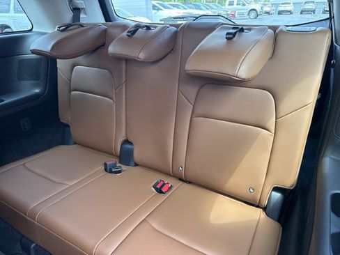 Certified 2025 Nissan Pathfinder Platinum w/ Cargo Package AWD/4WD image 7