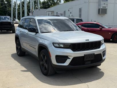 Used 2023 Jeep Grand Cherokee Altitude