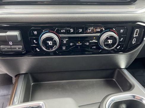 Used 2024 Chevrolet Silverado 1500 High Country w/ High Country Premium Package AWD/4WD image 17