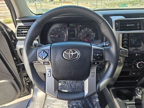 Certified 2022 Toyota 4Runner SR5 Premium w/ Moonroof Package AWD/4WD image 24