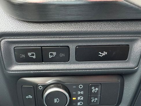 Used 2023 Ford F150 Lariat w/ Trailer Tow Package image 29