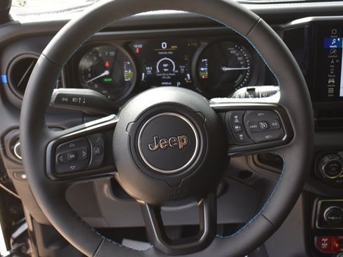 Used 2024 Jeep Wrangler Unlimited Rubicon 4xe w/ Technology Group AWD/4WD image 20