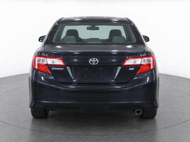 Used 2014 Toyota Camry SE FWD image 6