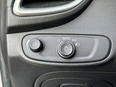 Used 2018 Chevrolet Trax LS image 14