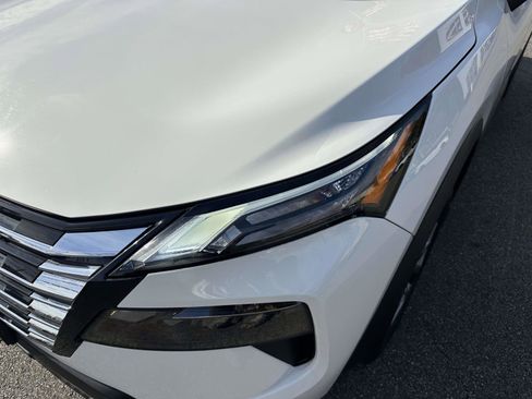 Used 2025 Nissan Rogue S image 8